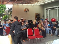 Pelayat Terus Datangi Rumah Duka Oon Project Pop