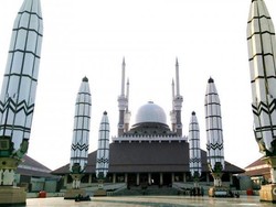 Masjid Agung Jawa Tengah: Lokasi hingga Sosok Perancangnya