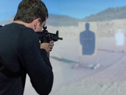 Main Senjata Laser Sambil Makan Enak Bisa Dilakukan di Restoran Ini