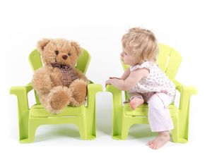 Kocak! Bukan Manusia, Tapi Dokter Ini Malah Operasi Boneka