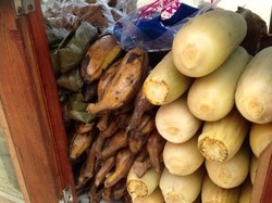 Menangkal Hawa Dingin dengan Jajan Bajigur dan Rebusan