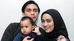 Happy Family! Potret Ditto, Ayudia Bing Slamet dan Si Lucu Dia Skala Bumi
