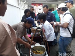 Tim Anies-Sandi Siapkan Gultik untuk Pendukung yang Nobar Debat