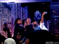 Momen Kebersamaan 3 Pasangan Calon di Debat Perdana Pilgub DKI