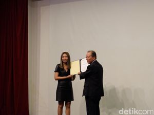 Seniman Thailand Pannanphan Yodmanee Raih Penghargaan Benesse ke-11