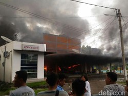 Minimarket Yudimart Milik TNI AU Ludes Terbakar