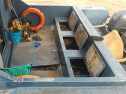 Kapal Bea Cukai Sempat Dilempari Petasan saat Tangkap Penyelundup