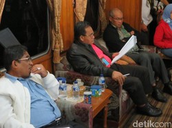 Tiba di Yogyakarta, Sumarsono Paparkan Hasil Rapat di Kereta Wisata