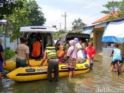 Korban Banjir Pasuruan Nikmati Pelayanan Kesehatan Keliling