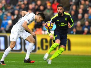 Giroud Bawa Arsenal Memimpin 1-0 atas Swansea