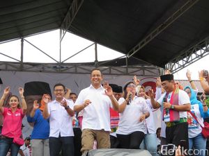 Aksi Anies Baswedan Joget Terajana Saat Kampanye