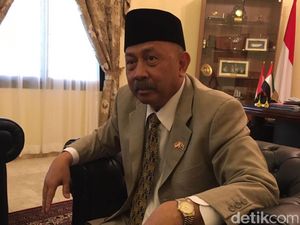 KBRI Abu Dhabi Pulangkan 7 WNI, Terdiri dari Orang Tua dan Anak KBRI Abu Dhabi Pulangkan 7 WNI, Terdiri dari Orang Tua dan Anak