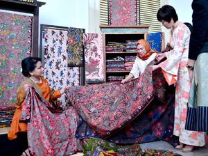 Iriana Pamer Kerajinan Tangan Indonesia ke Istri PM Jepang