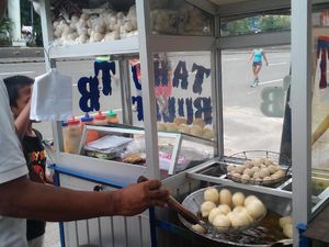 Tahu Bulat, Garing Renyah Enak Dimakan Kapan Saja