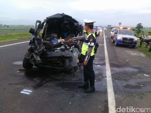 Polisi Pastikan Mobil Terbakar di Tol Cipali Akibat Kecelakaan