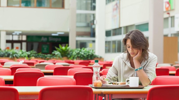 Melewatkan makan siang bisa berdampak pada berat badan (Foto: Thinkstock)