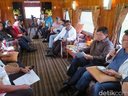 Pulang ke Jakarta, Pejabat DKI Lanjutkan Rapat di Kereta Wisata
