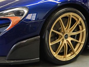 Wow, Pelek Mobil Super Ini Terbuat Dari Emas