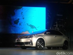 Toyota Lepas Corolla Altis dengan Harga Mulai Rp 422,1 Juta