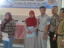 Korban Kecelakaan Luxio Maut di Cipali Terima Santunan