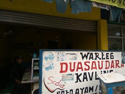 Becak dan Asal-usul Menjamurnya Warteg di Jakarta