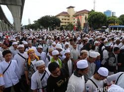Munarman Cs Keluar dari Mabes Polri, Massa Bergerak ke Al Azhar