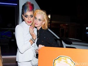 Beri Kejutan untuk Orlando Bloom, Katy Perry Tampil Blonde