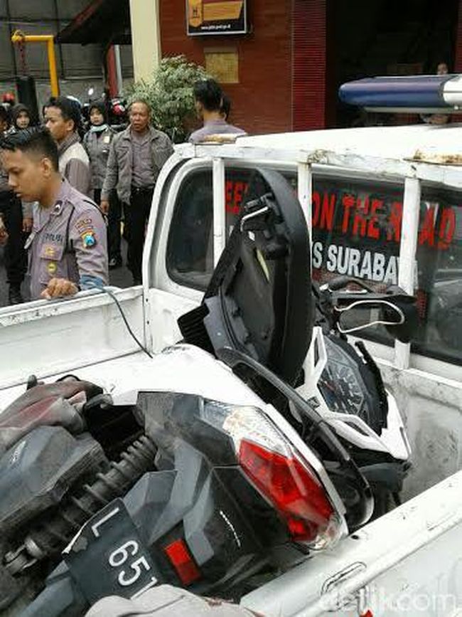  Polisi  Tewas Tertabrak Mobil  di Pintu Tol Gunungsari