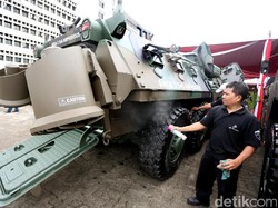 Mobil Perang Pindad dan Tata Motors Bisa Berjalan di Air