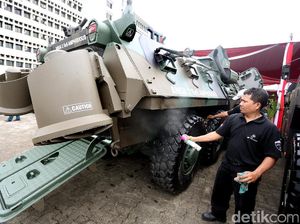 Melihat Dari Dekat Panser Anoa Amphibi Melihat Dari Dekat Panser Anoa Amphibi