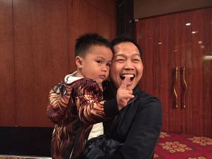 Sandy Sandoro Kerja Sama dengan Mantan Istri untuk Mendidik Anak Sandy Sandoro Kerja Sama dengan Mantan Istri untuk Mendidik Anak