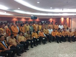 Sakit, Oesman Sapta Tetap Pimpin Rapat Bahas Pengurus Hanura