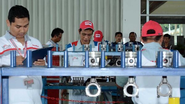 Kontes Mekanik Isuzu Astra