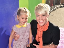 So Sweet! Pink Gelar Pesta untuk Putrinya Karena Punya Adik Baru