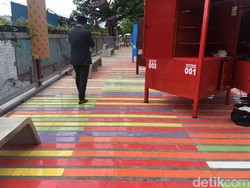 Mulai Hari Ini PKL Cihampelas Pindah ke Skywalk