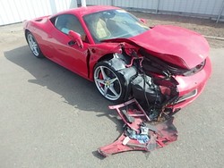 Naik Ferrari Sewaan, Eh Malah Tabrakan