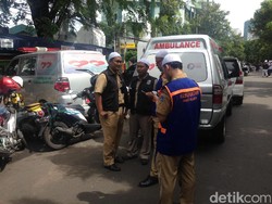 Demo FPI, Dokter dan Ambulans Siaga di Masjid Al-Azhar