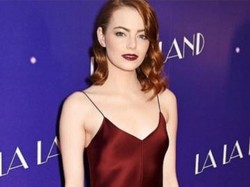 Ini Merek Lipstik yang Dipakai Emma Stone di Premier La La Land London
