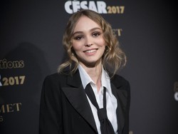 Putri Johnny Depp Takut Saat Pertamakali Bertemu Karl Lagerfeld