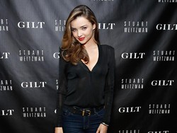 Miranda Kerr Berbagi Tips Tampil Stylish dengan Jeans