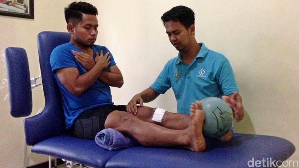 Andik Jalani Terapi Ligamen