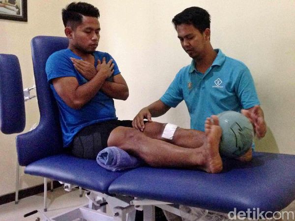 Andik Jalani Terapi Ligamen