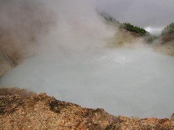 Mengerikan! Ini Danau Mendidih