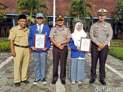 Kapolres Cianjur Puji 2 Pelajar Penggiat #nodrivingunder17