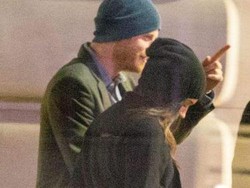 Pangeran Harry dan Meghan Markle Dikabarkan Bertunangan di Afrika