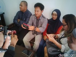 2 Jemaah Umrah yang Ditahan Akibat Candaan Bawa Bom Belum Pulang