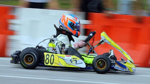 Pegokart Aditya Wibowo Menangi Invitational Rotax Max