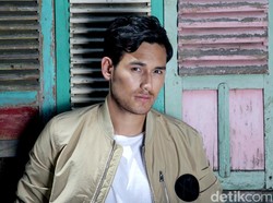 Ibunda Jadi Sumber Kekuatan bagi Karier Arifin Putra