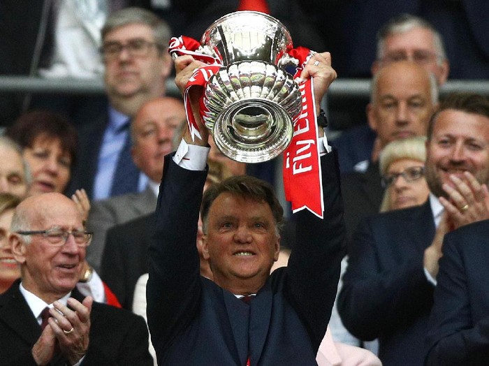 Van Gaal memenangi Piala FA 2015