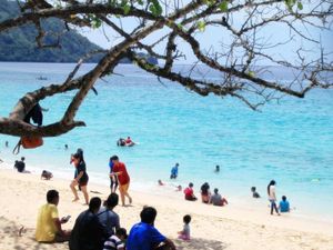 Kembaran Pantai Kuta Ada Juga di Minahasa Utara